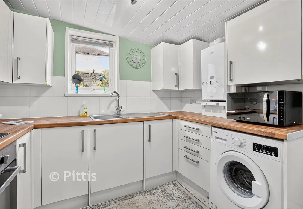 Kitchen - High Street, Brading, Sandown, Isle of Wight - Wards of Kent