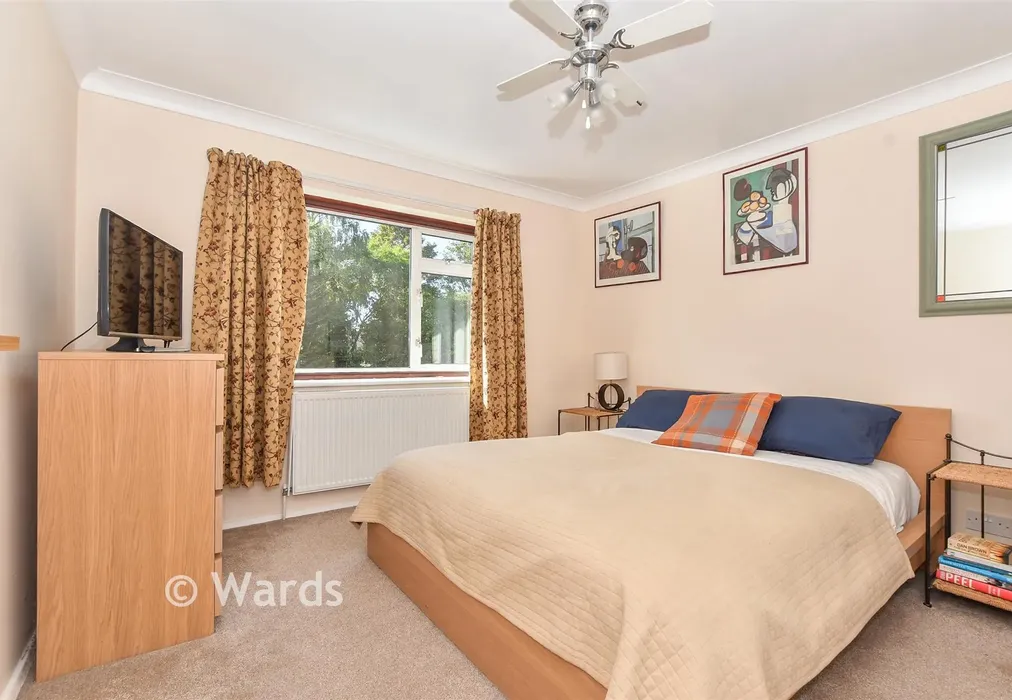 Bedroom 1 - Glebe Way, Kennington, Ashford, Kent - Wards of Kent