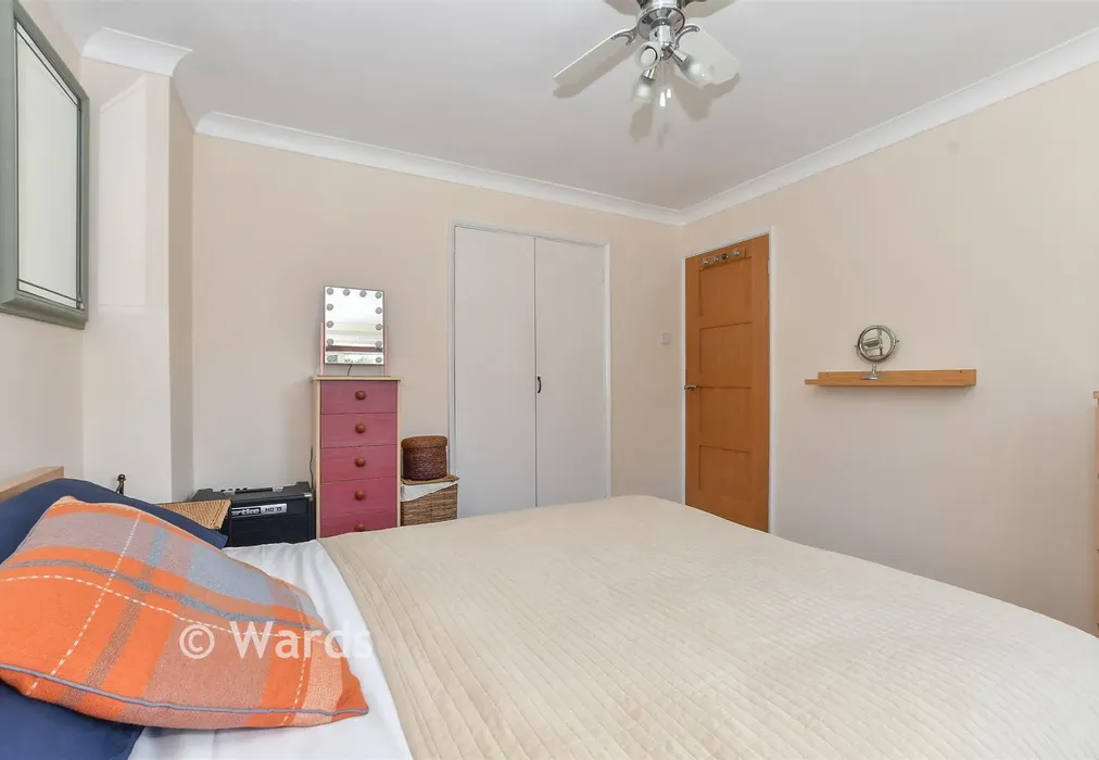 Bedroom 1 - Glebe Way, Kennington, Ashford, Kent - Wards of Kent