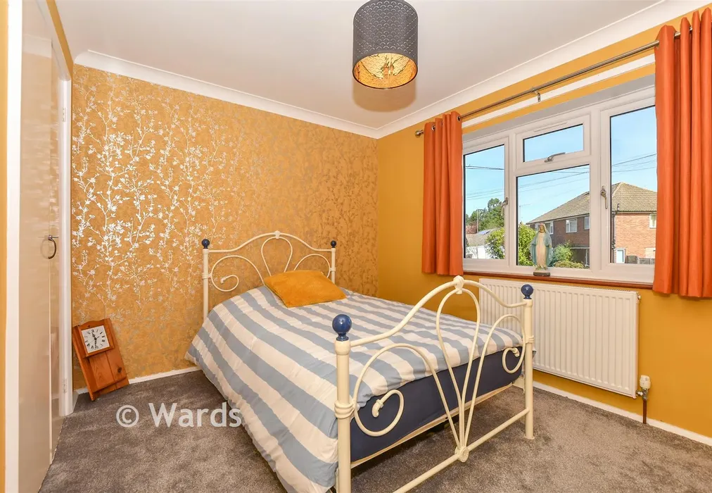Bedroom 2 - Glebe Way, Kennington, Ashford, Kent - Wards of Kent