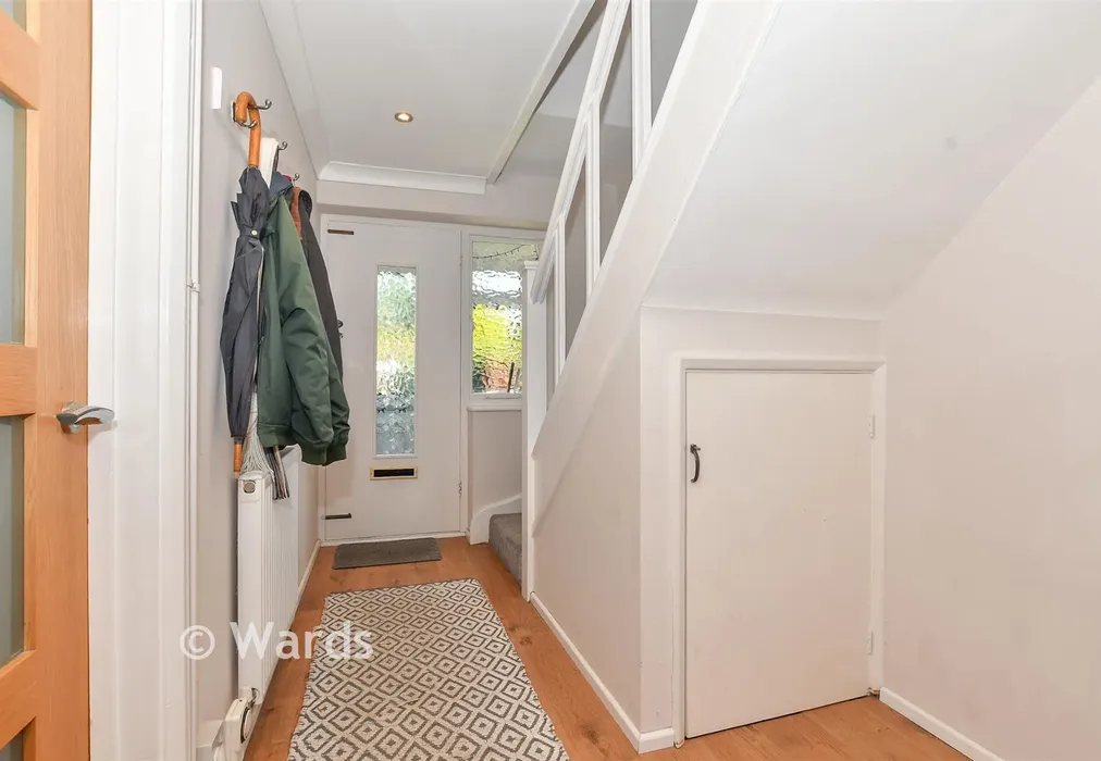 Entrance Hall - Glebe Way, Kennington, Ashford, Kent - Wards of Kent