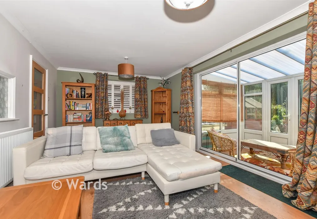 Lounge - Glebe Way, Kennington, Ashford, Kent - Wards of Kent
