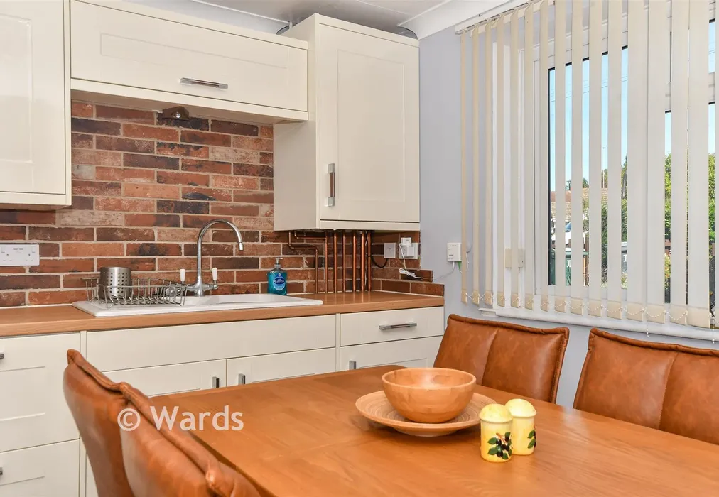 Internal Lifestyle Photograph - Glebe Way, Kennington, Ashford, Kent - Wards of Kent