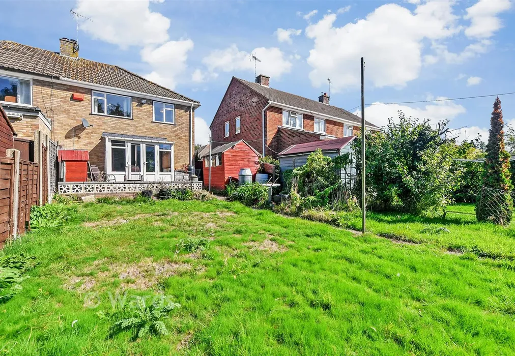 Rear Garden - Glebe Way, Kennington, Ashford, Kent - Wards of Kent