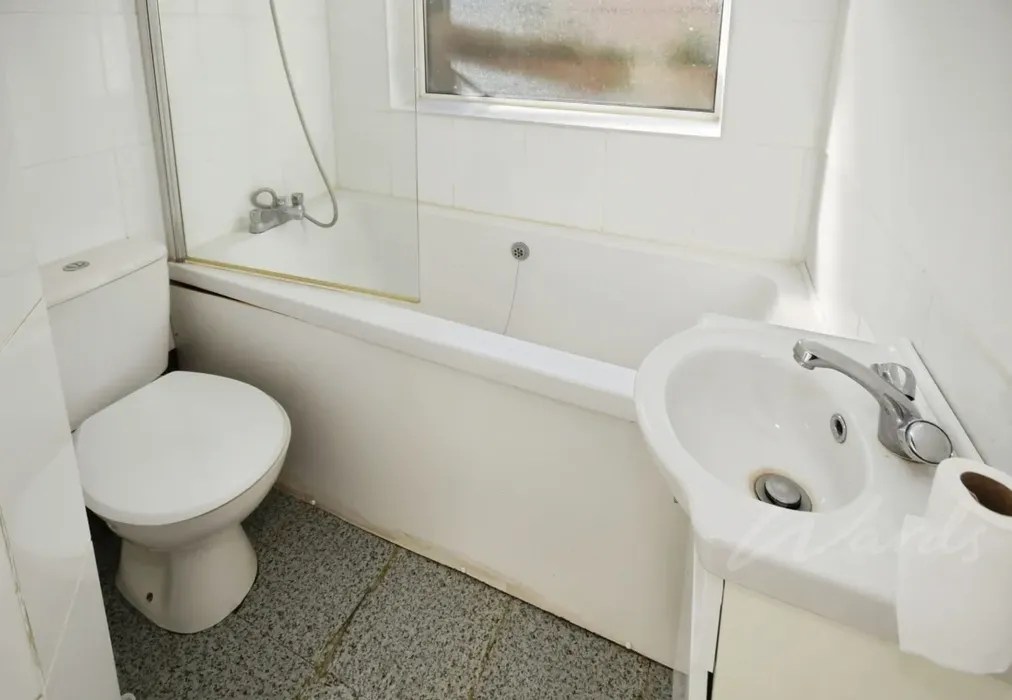 portland bathroom - Portland Street Chatham ME4 - Wards of Kent