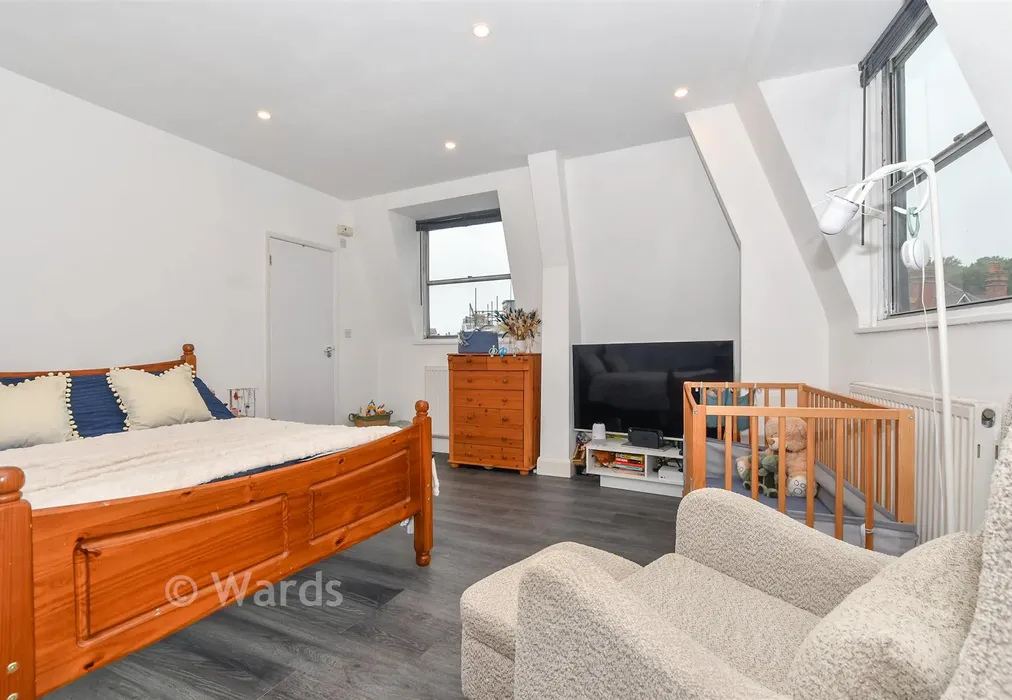 Bedroom 1 - Nevill Street, Tunbridge Wells, Kent - Wards of Kent