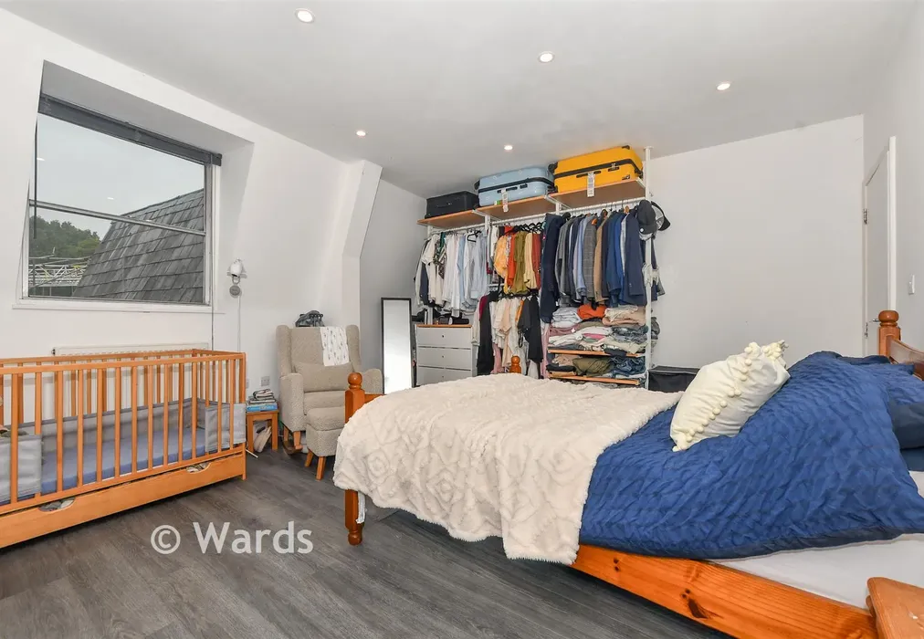 Bedroom 1 - Nevill Street, Tunbridge Wells, Kent - Wards of Kent