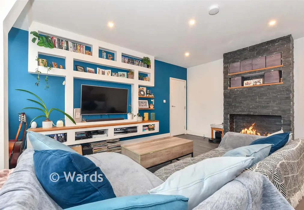 Living Room - Nevill Street, Tunbridge Wells, Kent - Wards of Kent