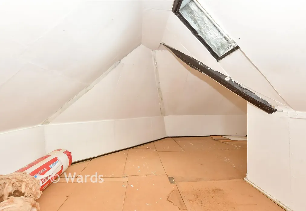 Loft Room 1 - High Street, Hythe, Kent - Wards of Kent