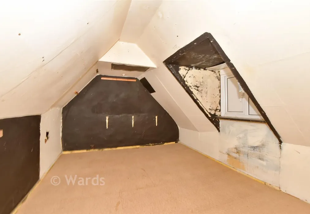 Loft Room 2 - High Street, Hythe, Kent - Wards of Kent