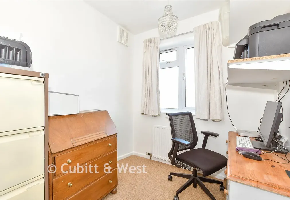 Bedroom 3 - Old Manor Way, Portsmouth, Hampshire - Wards of Kent