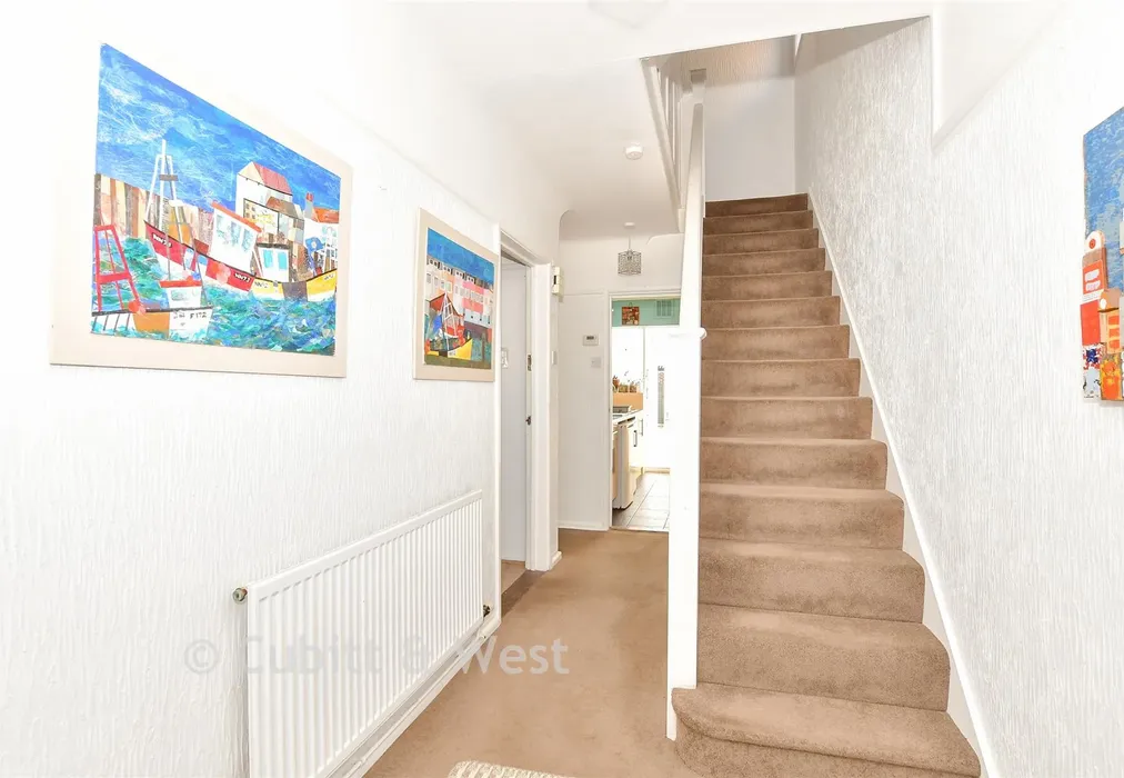 Hallway - Old Manor Way, Portsmouth, Hampshire - Wards of Kent