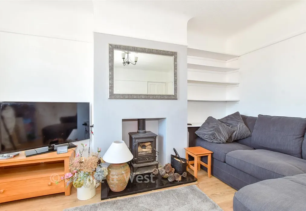 Internal Lifestyle Photograph - Old Manor Way, Portsmouth, Hampshire - Wards of Kent
