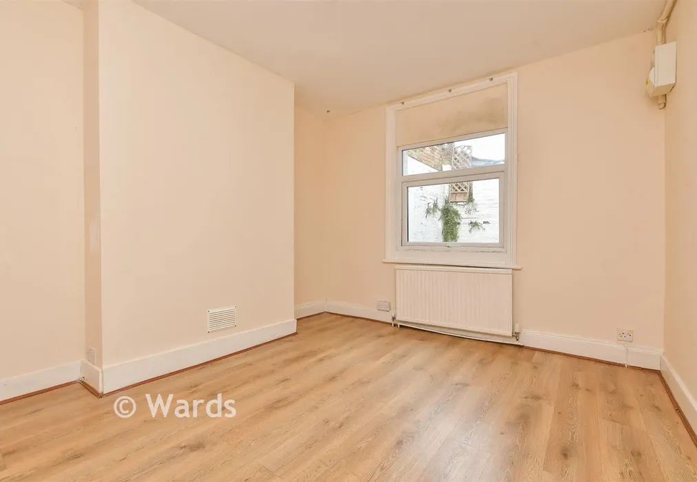 Bedroom - Clifton Gardens, Margate, Kent - Wards of Kent