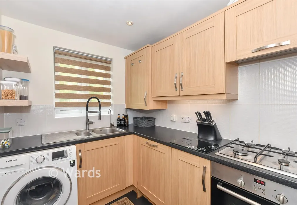 Kitchen - Poppy Mead, Ashford, Kent - Wards of Kent