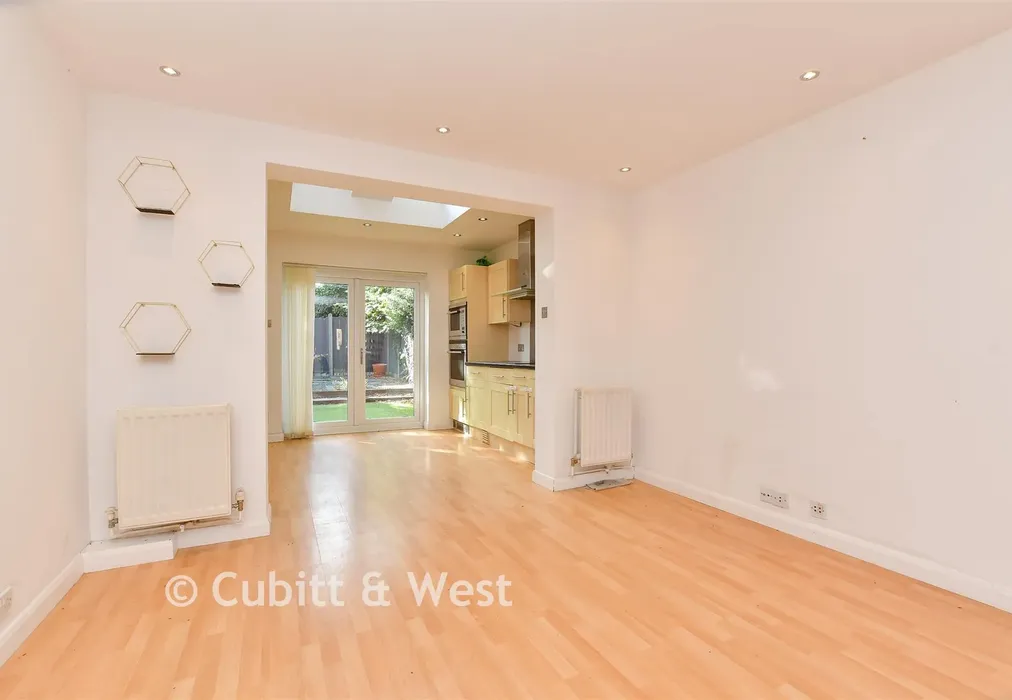 Lounge - Davies Close, Croydon, Surrey - Wards of Kent