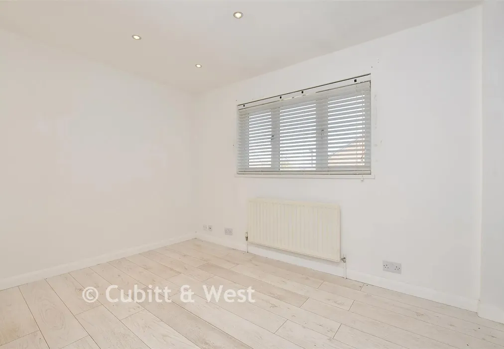 Bedroom 2 - Davies Close, Croydon, Surrey - Wards of Kent