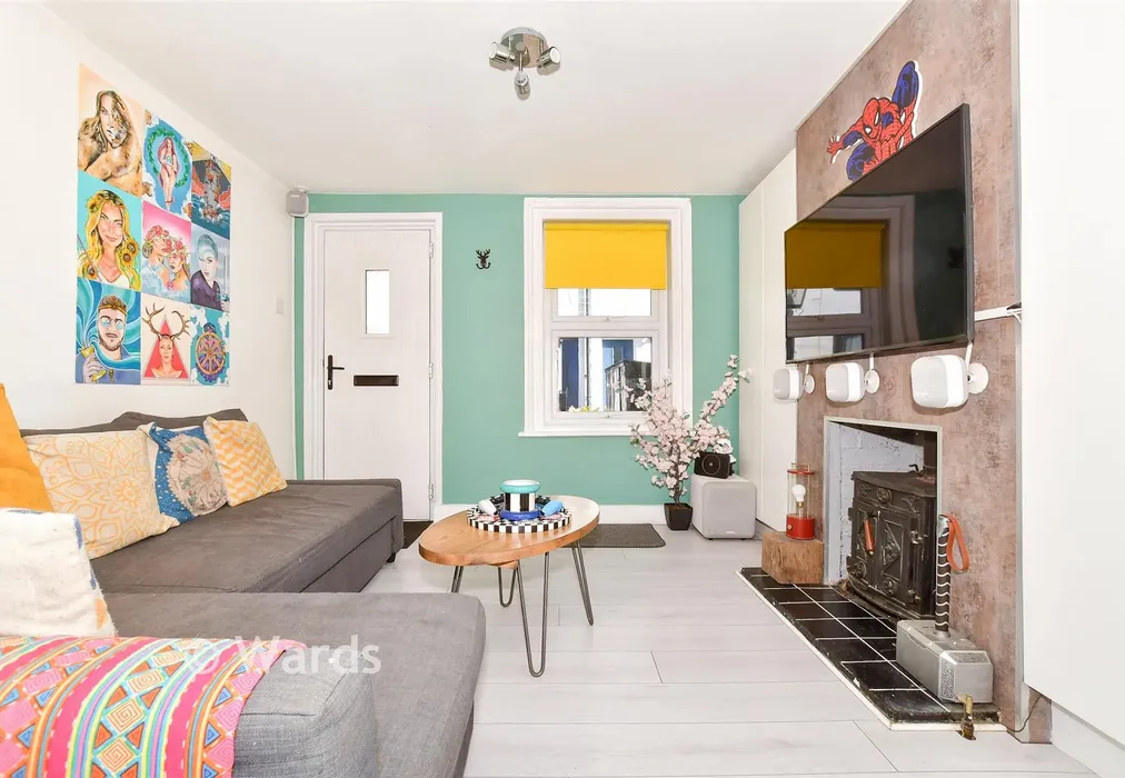 Lounge - Bow Terrace, Wateringbury, Maidstone, Kent - Wards of Kent