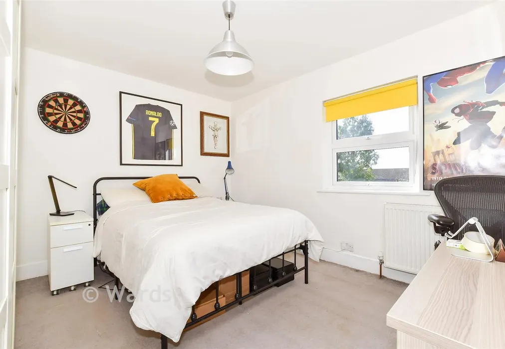 Bedroom 1 - Bow Terrace, Wateringbury, Maidstone, Kent - Wards of Kent