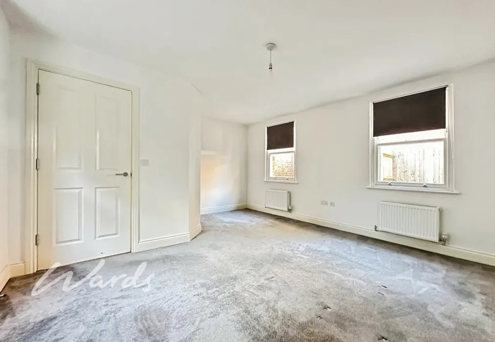 Bedroom - Wrens Cross Upper Stone Street ME15 - Wards of Kent