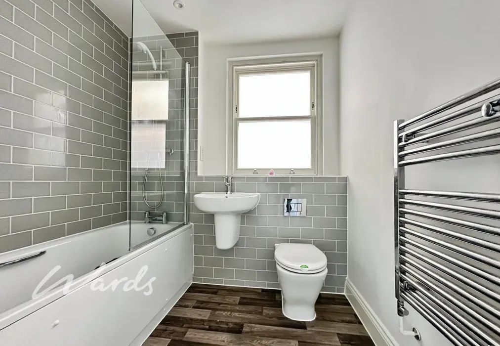 Bathroom - Wrens Cross Upper Stone Street ME15 - Wards of Kent