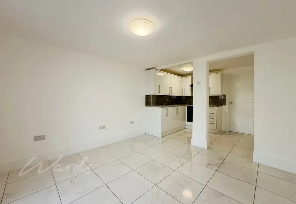 Lounge. - Cobham Terrace Bean Road DA9 - Wards of Kent