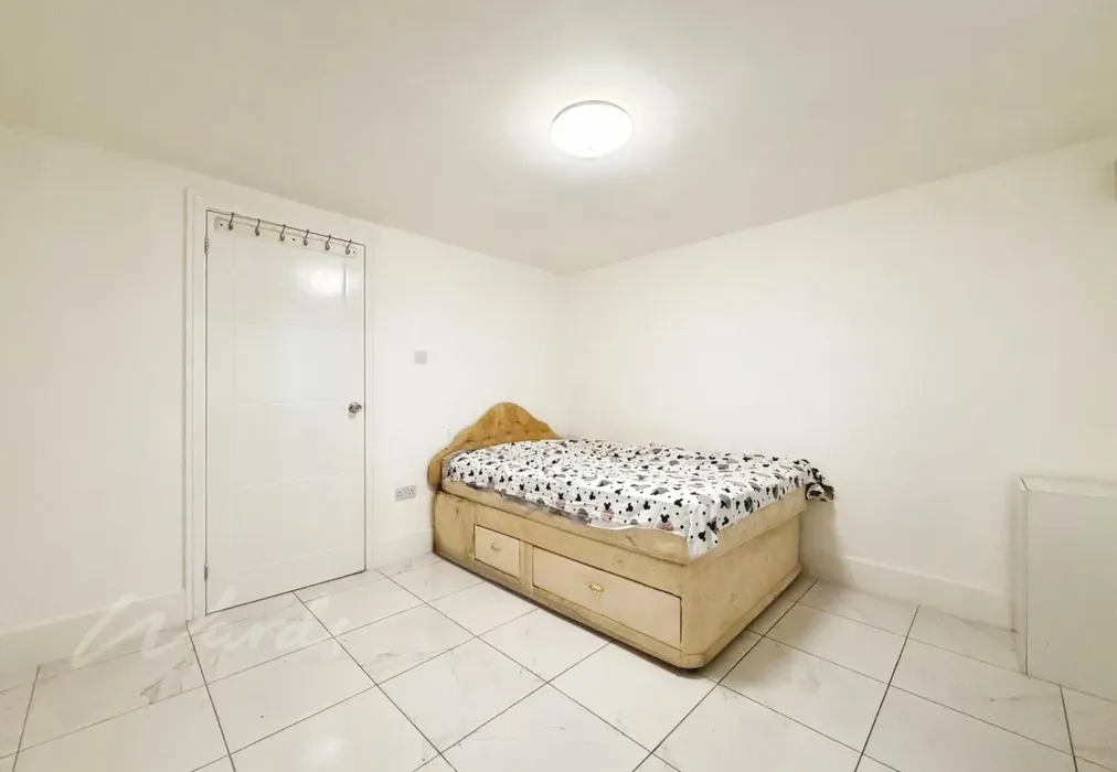 Bedroom - Cobham Terrace Bean Road DA9 - Wards of Kent