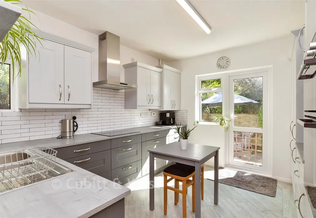 Kitchen - Pevensey Road, Worthing, West Sussex - Wards of Kent
