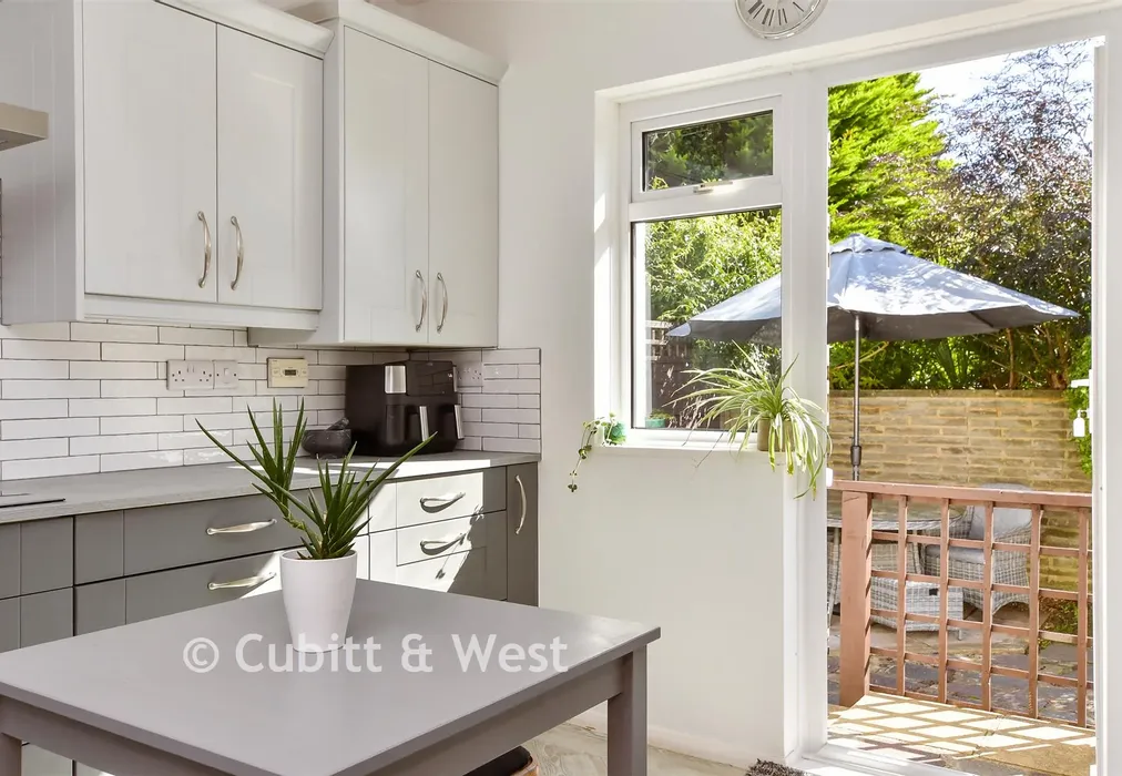 Internal Lifestyle Photograph - Pevensey Road, Worthing, West Sussex - Wards of Kent