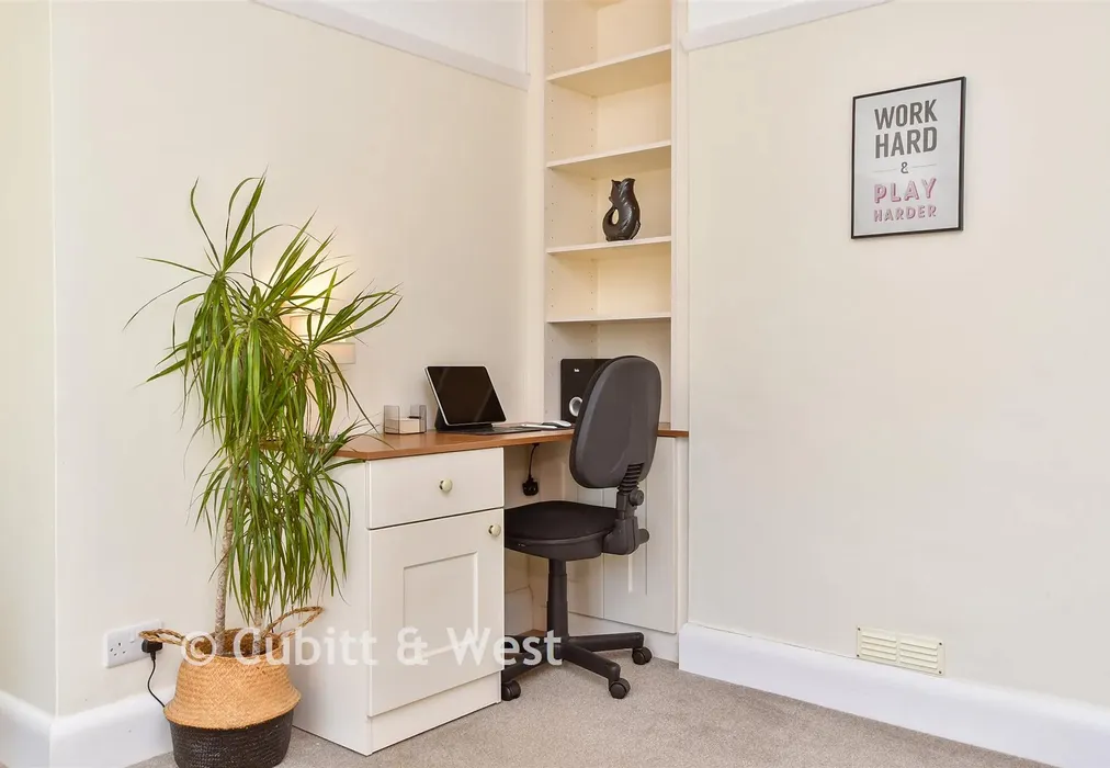 Internal Lifestyle Photograph - Pevensey Road, Worthing, West Sussex - Wards of Kent