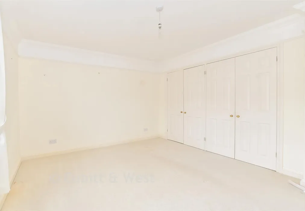 Bedroom 2 - Nineveh Shipyard, Arundel, West Sussex - Wards of Kent