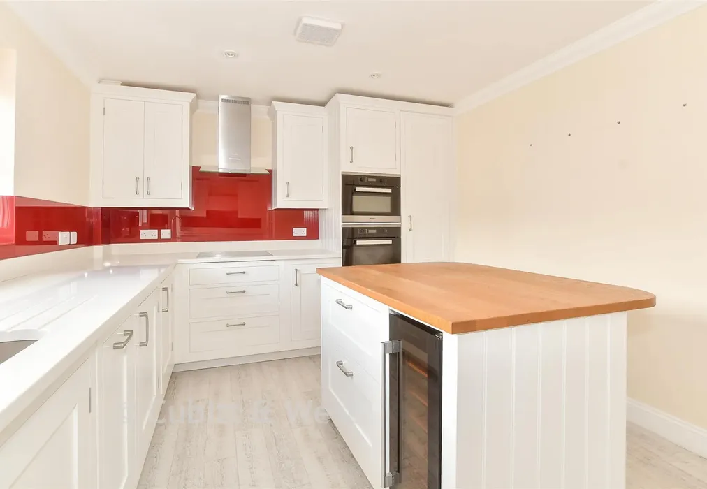 Kitchen - Nineveh Shipyard, Arundel, West Sussex - Wards of Kent