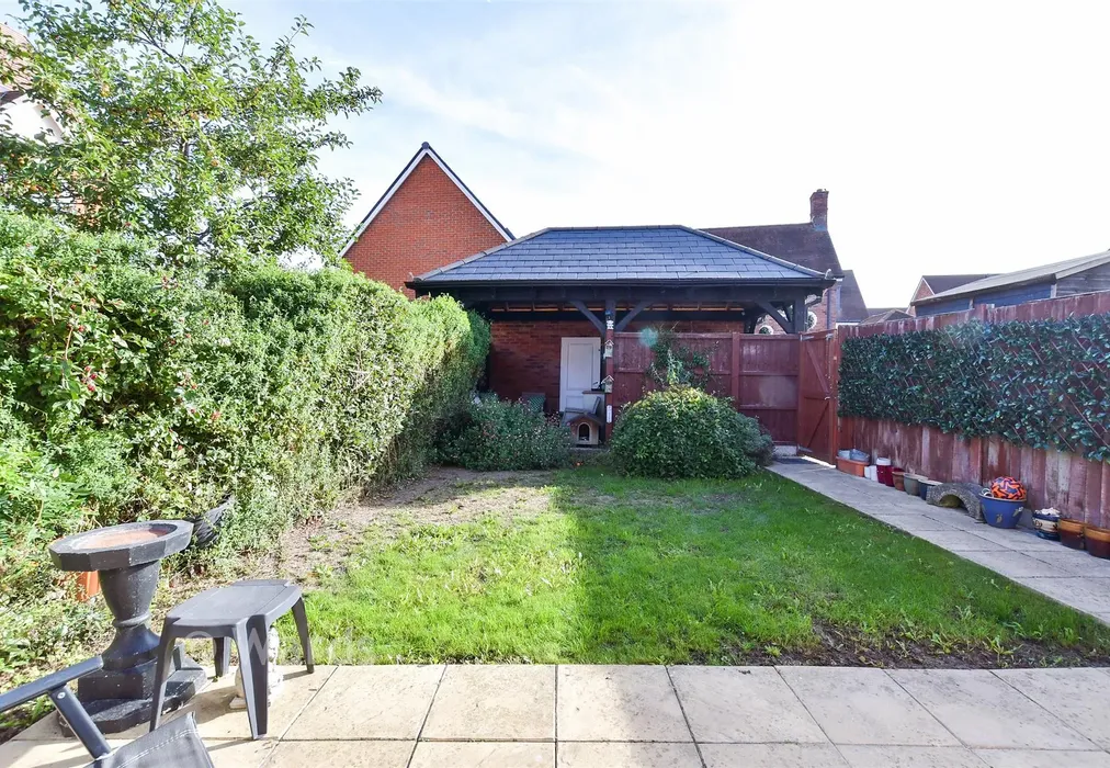 Rear Garden - Greystone Square, Wouldham, Rochester, Kent - Wards of Kent