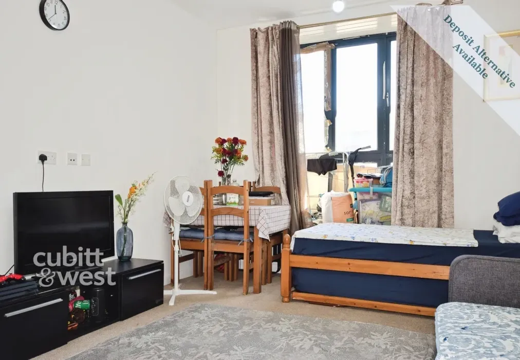 Living Room - Broadwalk Crawley RH10 - Wards of Kent
