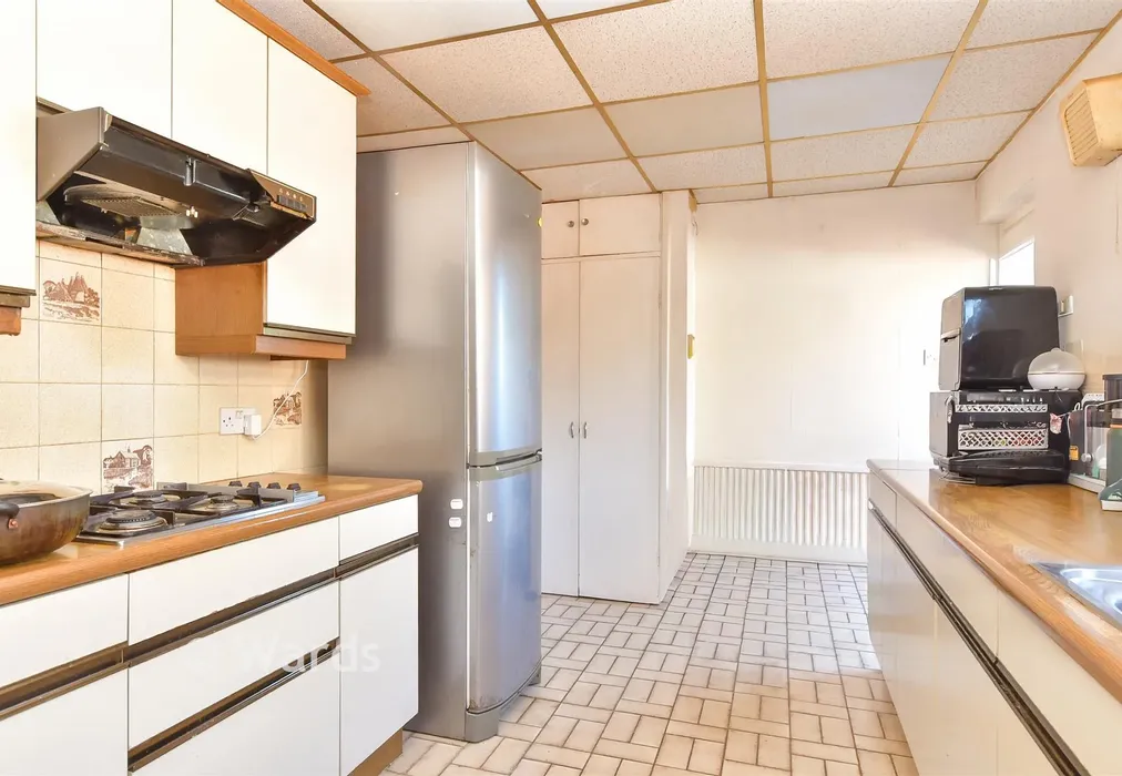 Kitchen - Marconi Road, Northfleet, Gravesend, Kent - Wards of Kent