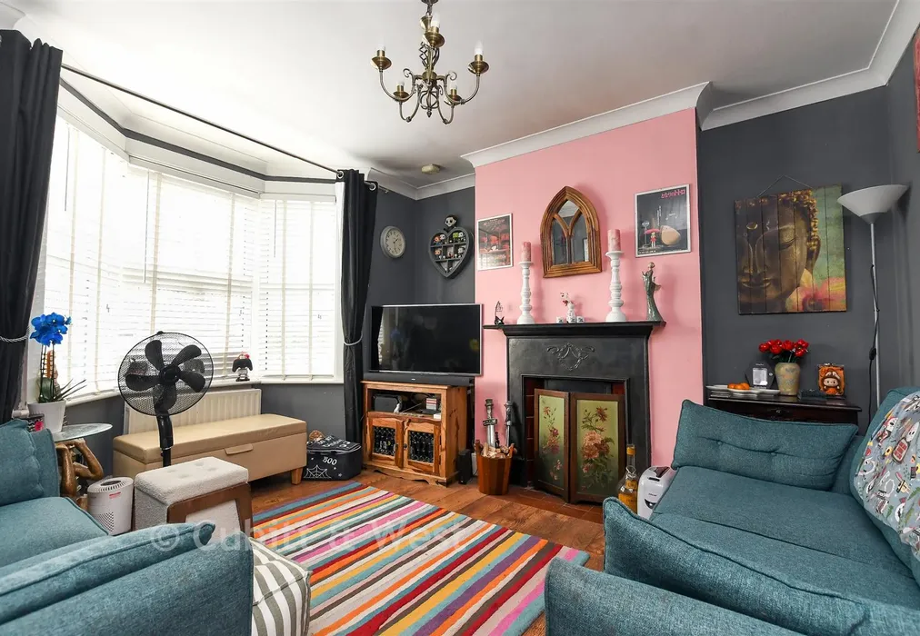 Lounge - Reigate Road, Horley, Surrey - Wards of Kent