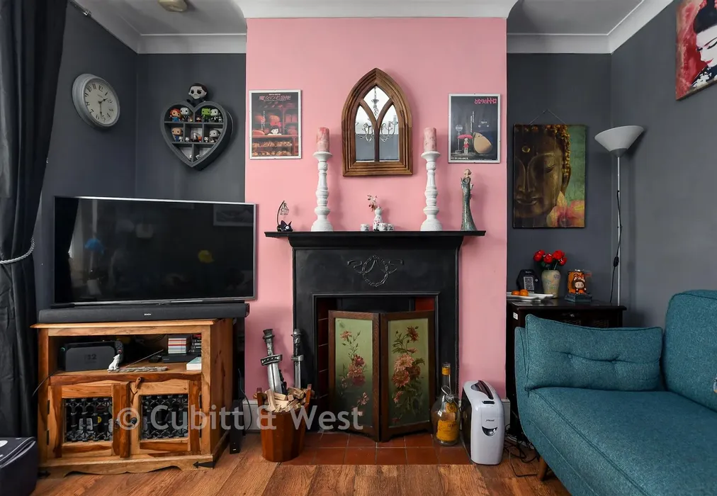Lounge - Reigate Road, Horley, Surrey - Wards of Kent