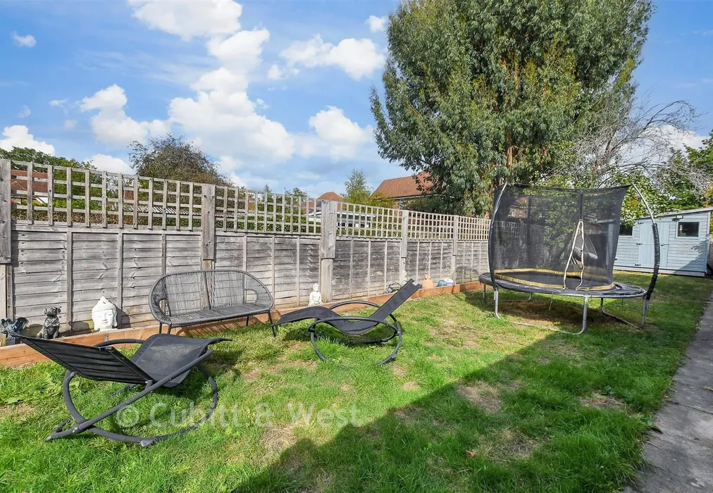 Rear Garden - Reigate Road, Horley, Surrey - Wards of Kent