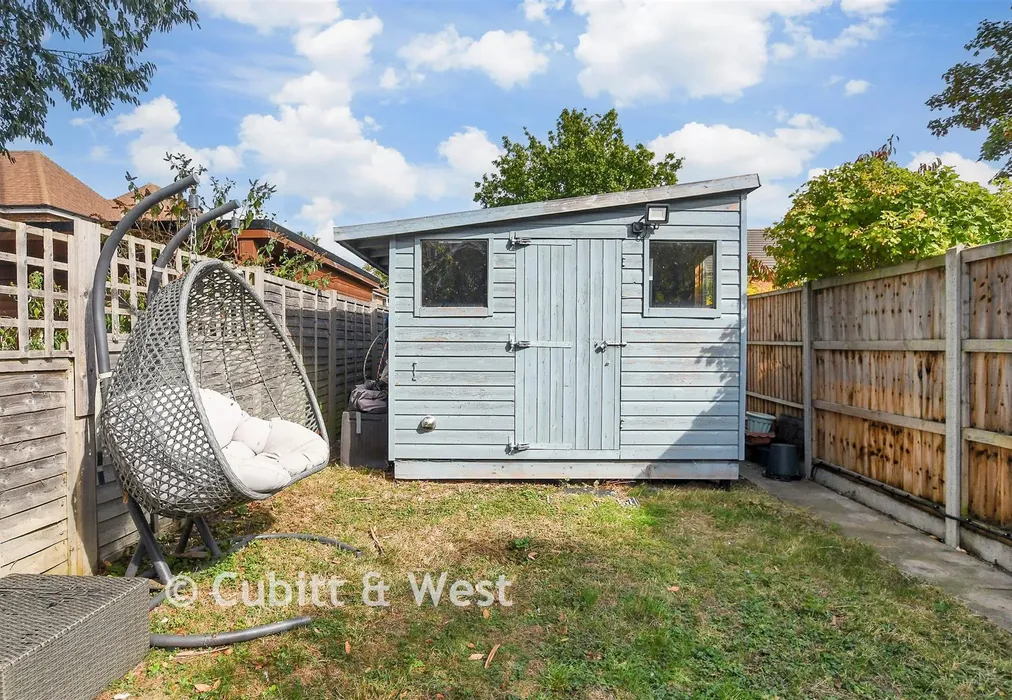 Rear Garden - Reigate Road, Horley, Surrey - Wards of Kent