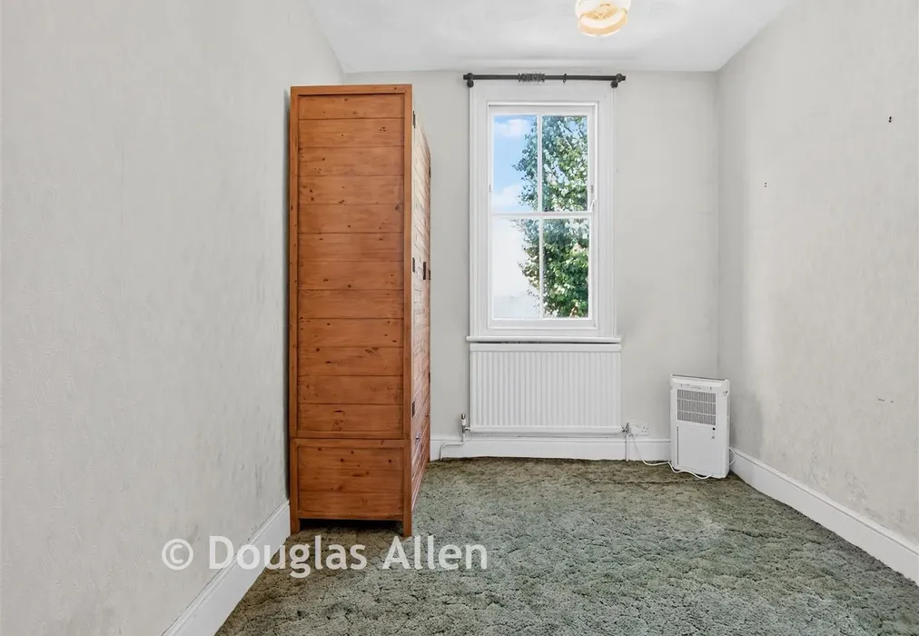 Bedroom - Fairlight Avenue, Woodford Green, Essex - Wards of Kent