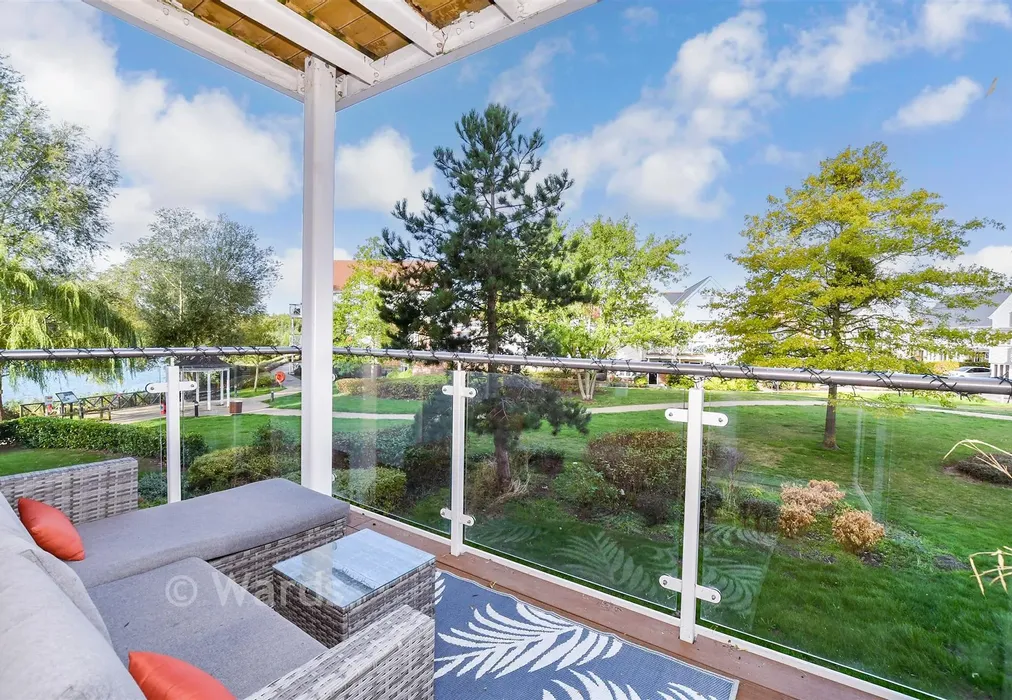 Balcony / Terrace - Walters Close, Snodland, Kent - Wards of Kent