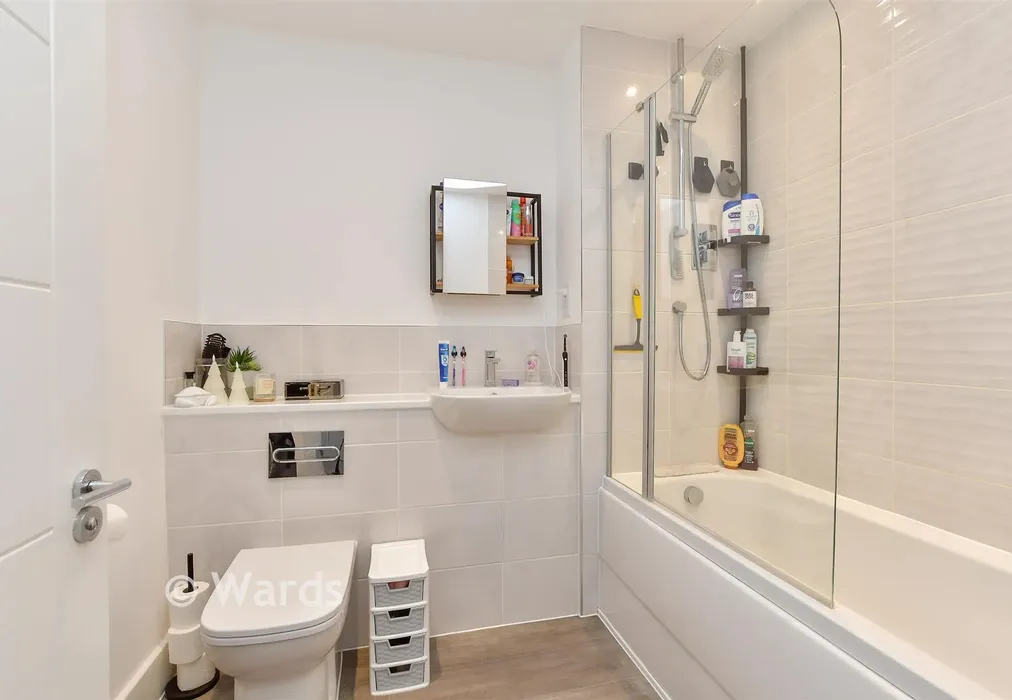 Bathroom - Diana Close, Kemsley, Kent - Wards of Kent