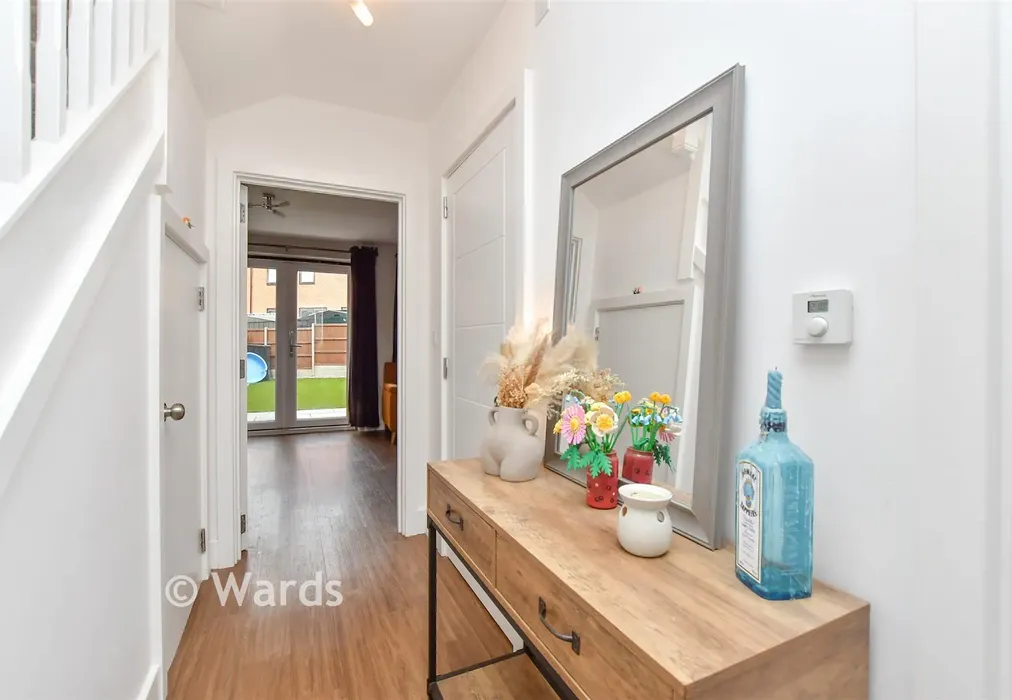 Entrance Hall - Diana Close, Kemsley, Kent - Wards of Kent