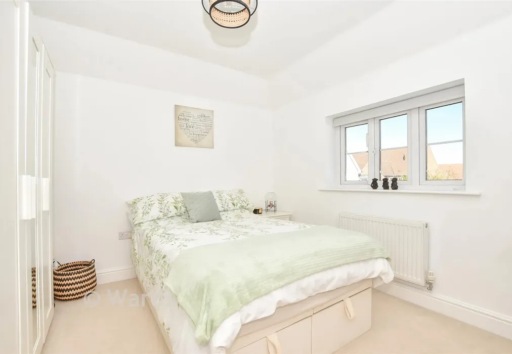 Bedroom 2 - Porter Avenue, Kings Hill, West Malling, Kent - Wards of Kent