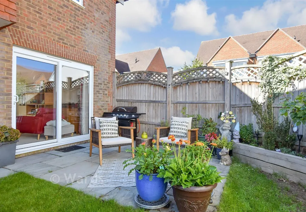 Rear Garden - Porter Avenue, Kings Hill, West Malling, Kent - Wards of Kent