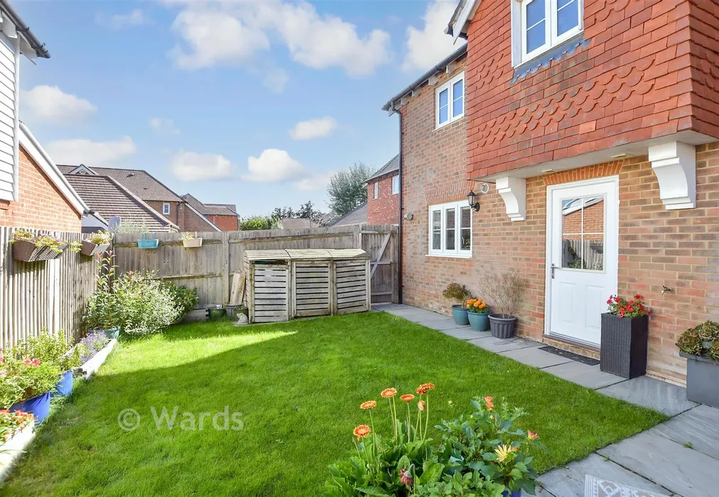 Rear Garden - Porter Avenue, Kings Hill, West Malling, Kent - Wards of Kent
