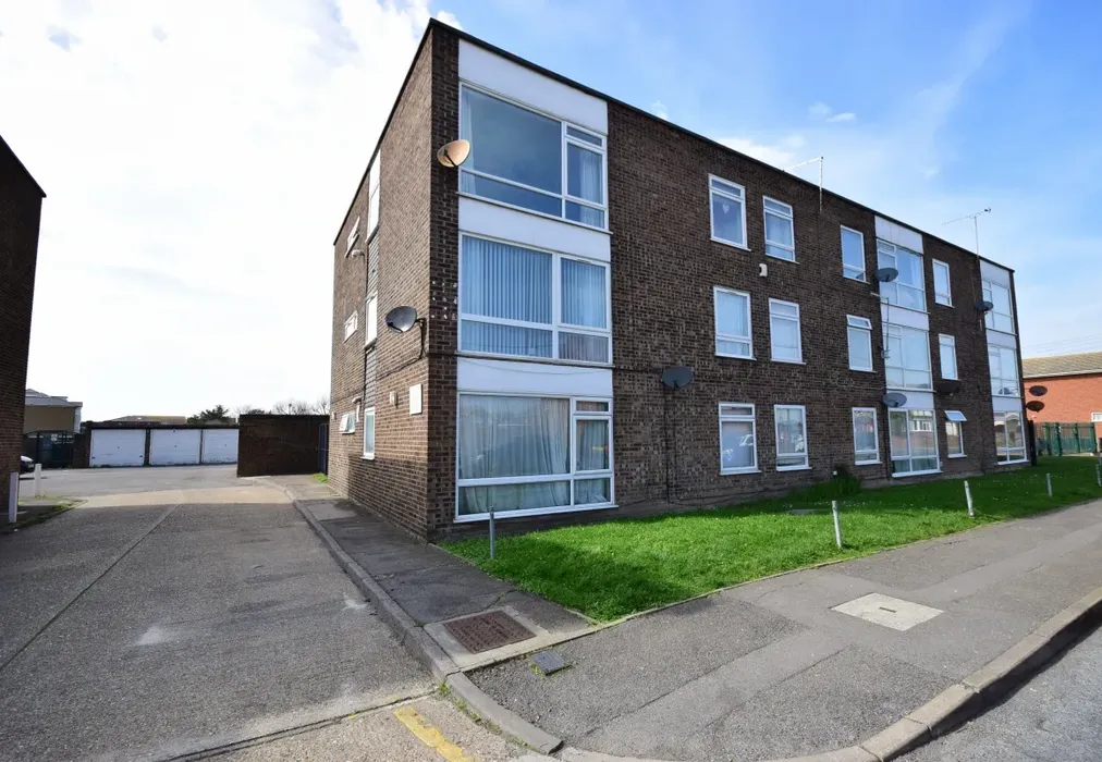 Front exterior - May Avenue, Canvey Island, SS8 - Wards of Kent