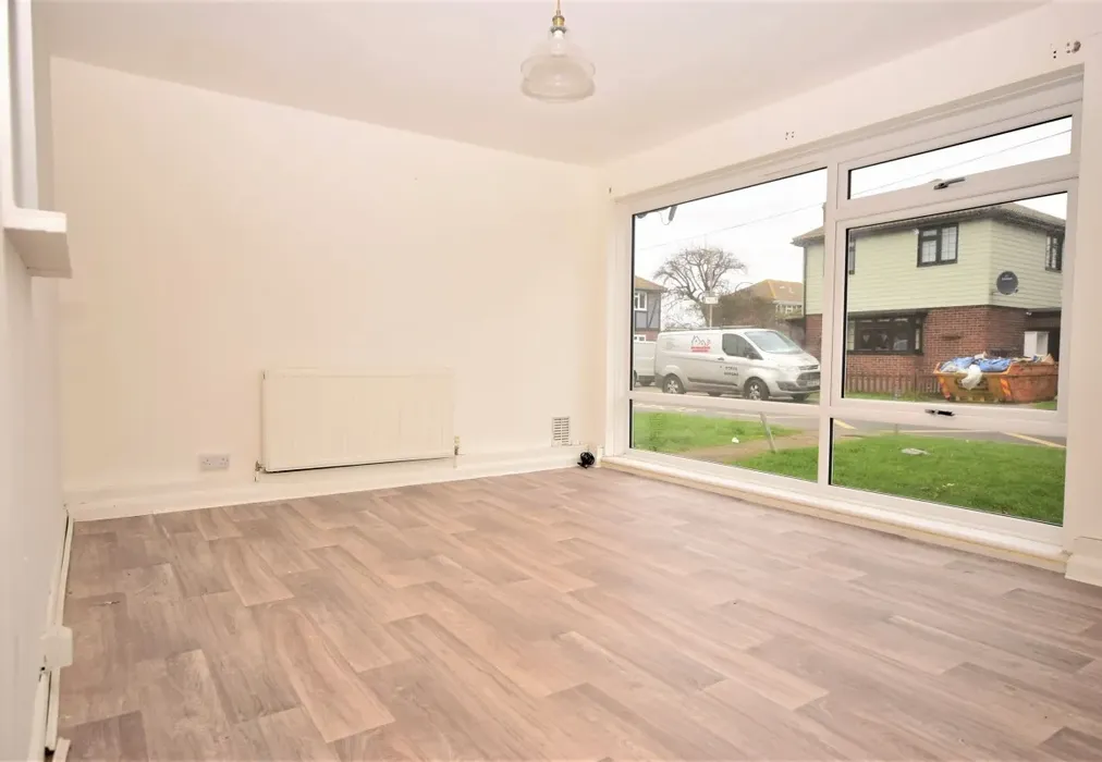 photo - May Avenue, Canvey Island, SS8 - Wards of Kent