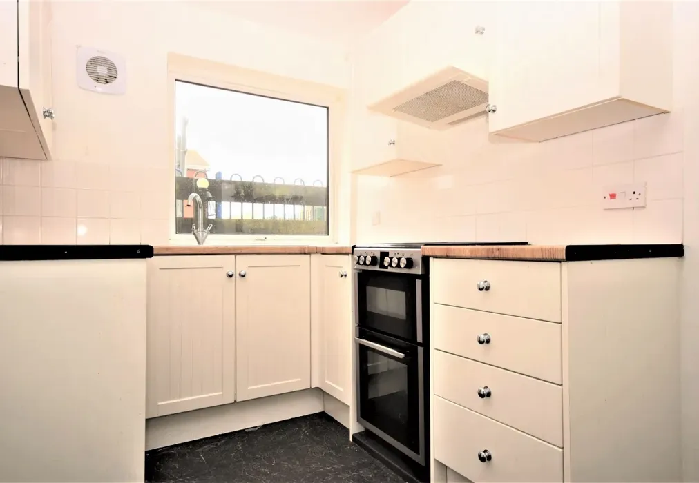 Photo - May Avenue, Canvey Island, SS8 - Wards of Kent