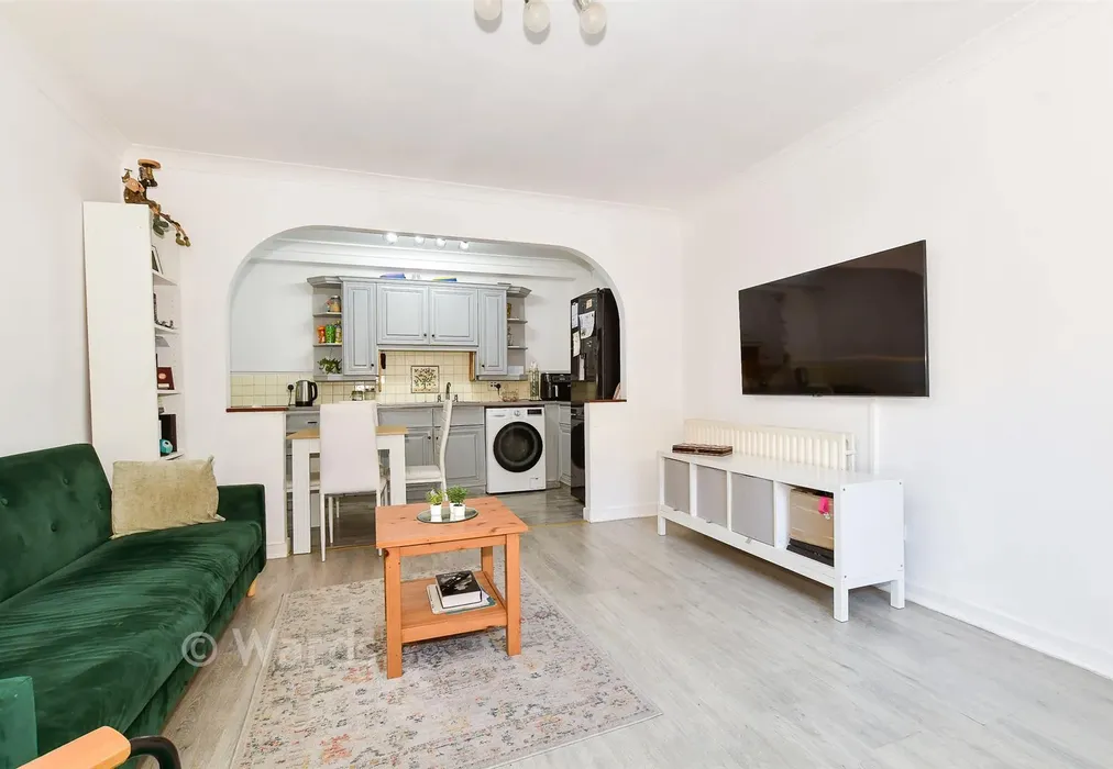 Lounge - Bower Street, Maidstone, Kent - Wards of Kent